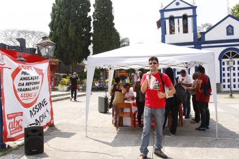 Coleta de assinatura para anulação da reforma trabalhista em SBC_28_09_2017 » Coleta_ de_ assinatura_reforma_sbc